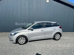 Silber Gebraucht 2018 Hyundai i20 Classic Limousine | 10.890 € (Etwas zu teuer)