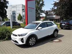 Weiß Gebraucht 2023 Kia Stonic Vision SUV | 20.790 € (Fairer Preis)