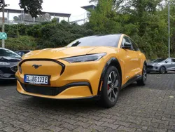 Cyber orange Gebraucht 2022 Ford Mustang Mach-E Extended Range SUV | 45.990 € (Etwas zu teuer)