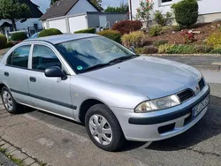 Silber Gebraucht 2000 Mitsubishi Carisma Limousine | 1.950 € (Fairer Preis)