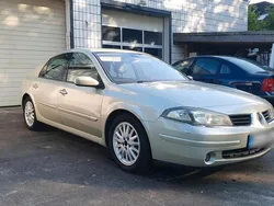 Gold Gebraucht 2006 Renault Laguna II Limousine | 2.450 €