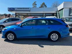Flameblau Gebraucht 2022 Kia Ceed Sportswagon Kombi | 16.480 € (Etwas zu teuer)