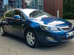 Blau Gebraucht 2011 Opel Astra Sport Limousine | 7.200 € (Fairer Preis)