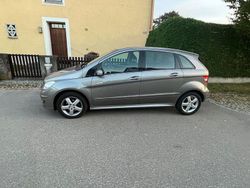 Grau Gebraucht 2006 Mercedes B200 Van / Kleinbus | 6.400 € (Fairer Preis)