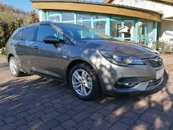 Dunkel grau metallic (metallic) Gebraucht 2021 Opel Astra Edition Kombi | 16.900 € (Fairer Preis)