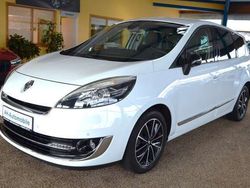 Weiß Gebraucht 2012 Renault Scénic III Bose Edition Van / Kleinbus | 11.880 €