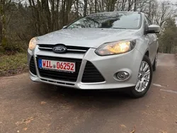 Silber Gebraucht 2013 Ford Focus Titanium Limousine | 5.700 € (Fairer Preis)