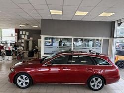 Rot Gebraucht 2016 Mercedes E200 Avantgarde Limousine | 20.990 € (Superpreis)