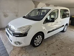 Weiß Gebraucht 2013 Citroën Berlingo Van / Kleinbus | 9.900 € (Teuer)