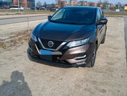 Braun Gebraucht 2019 Nissan Qashqai N-Connecta SUV | 17.500 € (Fairer Preis)