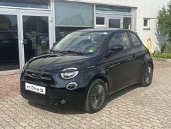Onyxschwarz Gebraucht 2022 Fiat 500e Kleinwagen | 17.749 € (Etwas zu teuer)