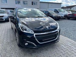 Schwarz Gebraucht 2016 Peugeot 208 Active Kleinwagen | 5.199 € (Fairer Preis)