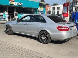 Silber Gebraucht 2009 Mercedes E350 Limousine | 10.499 € (Etwas zu teuer)