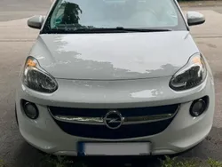Weiß Gebraucht 2012 Opel Adam Kleinwagen | 5.950 € (Etwas zu teuer)