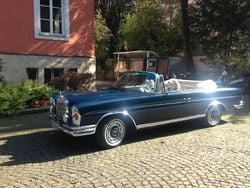 Blau Gebraucht 1968 Mercedes 280 SE Cabrio | 190.000 €