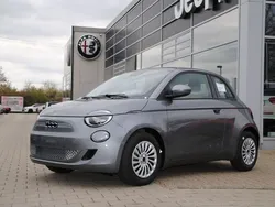 Mineral grau Gebraucht 2023 Fiat 500e Kleinwagen | 24.900 € (Etwas zu teuer)