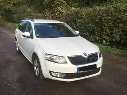 Weiß Gebraucht 2014 Skoda Octavia Kombi | 9.900 € (Etwas zu teuer)