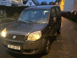 Braun Gebraucht 2006 Fiat Doblò Van / Kleinbus | 3.000 €