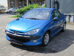 Blau recife mit schutzlack Gebraucht 2003 Peugeot 206 CC Platinum Cabrio | 1.950 € (Fairer Preis)