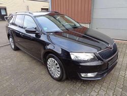 Schwarz Gebraucht 2014 Skoda Octavia Ambition Kombi | 8.990 € (Fairer Preis)
