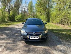 Grau Gebraucht 2008 VW Passat Highline Limousine | 6.500 € (Teuer)