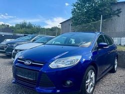 Blau Gebraucht 2015 Ford Focus Trend Limousine | 5.300 € (Guter Preis)