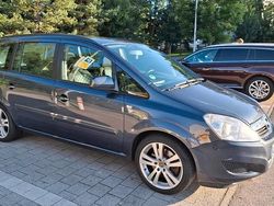 Blau Gebraucht 2009 Opel Zafira Van / Kleinbus | 2.199 € (Fairer Preis)