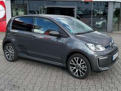 Siliziumgrau metallik Gebraucht 2023 VW e-up! Edition Kleinwagen | 21.890 € (Etwas zu teuer)