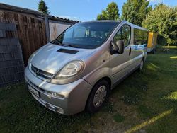 Silber Gebraucht 2004 Opel Vivaro Van / Kleinbus | 5.600 € (Teuer)