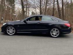 Schwarz Gebraucht 2011 Mercedes E250 Avantgarde Coupé | 15.999 € (Teuer)