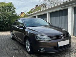 Braun Gebraucht 2012 VW Jetta Comfortline Limousine | 7.199 € (Fairer Preis)