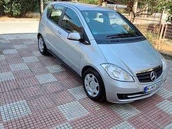 Silber Gebraucht 2011 Mercedes A160 Elegance Van / Kleinbus | 3.799 € (Etwas zu teuer)