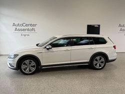 Weiß Gebraucht 2016 VW Passat Alltrack Kombi | 10.900 € (Fairer Preis)