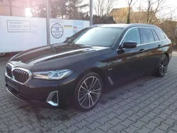 Black sapphire metallic Gebraucht 2022 BMW 530e Luxury Line Kombi | 27.590 € (Guter Preis)