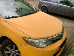 Gelb Gebraucht 2013 Toyota Camry Hybrid Limousine | 5.000 €