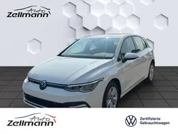 Weiss Gebraucht 2024 VW Golf VIII Life Limousine | 22.936 € (Guter Preis)