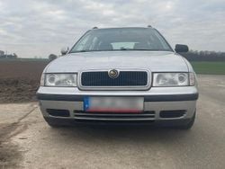 Silber Gebraucht 2000 Skoda Octavia Kombi | 2.750 € (Teuer)