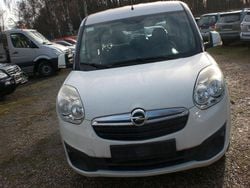 Weiß Gebraucht 2014 Opel Combo Van / Kleinbus | 5.650 € (Guter Preis)