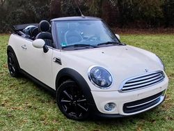 Weiß Gebraucht 2015 Mini Cooper Cabriolet Cabrio | 11.001 € (Fairer Preis)