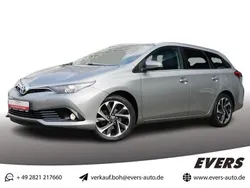 New medium silver Gebraucht 2016 Toyota Auris Touring Sports Kombi | 12.330 € (Fairer Preis)