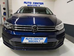 Blau Gebraucht 2024 VW Touran Comfortline Van / Kleinbus | 30.900 € (Guter Preis)