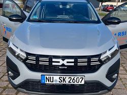 Silber Gebraucht 2023 Dacia Jogger Extreme Van / Kleinbus | 17.000 € (Guter Preis)