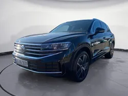 Schwarz (grenadillschwarz metallic) Gebraucht 2024 VW Touareg Elegance SUV | 82.990 €