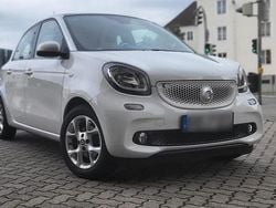Weiß Gebraucht 2015 Smart ForFour Kleinwagen | 6.700 €