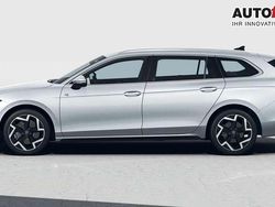 Oyster silver metallic Neu 2025 VW Passat R-line Kombi | 45.135 € (Superpreis)