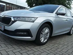 Silber Gebraucht 2020 Skoda Octavia Ambition Kombi | 13.999 € (Teuer)