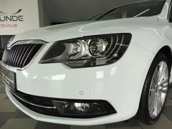 Laserweiss Gebraucht 2015 Skoda Superb Elegance Kombi | 13.599 € (Fairer Preis)