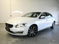 Weiß Gebraucht 2013 Volvo S60 Summum Limousine | 14.980 €