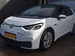 Weiß Gebraucht 2020 VW ID.3 Life Kleinwagen | 10.830 €