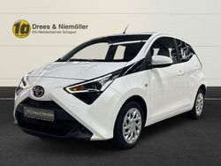 Weiß Gebraucht 2021 Toyota Aygo X-play Kleinwagen | 10.950 € (Fairer Preis)